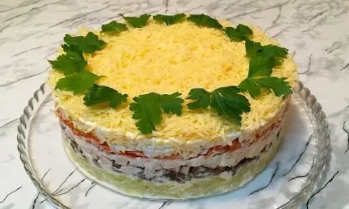 Царский салат с курицей