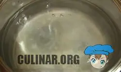 На 2 литра воды, добавляем 1 столовую ложку, с горкой, соли.