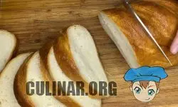 Нарезаем хлеб не особо толстыми кусочками.